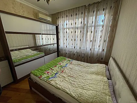 Kirayə verilir 2 otaqlı mənzil 105 m²