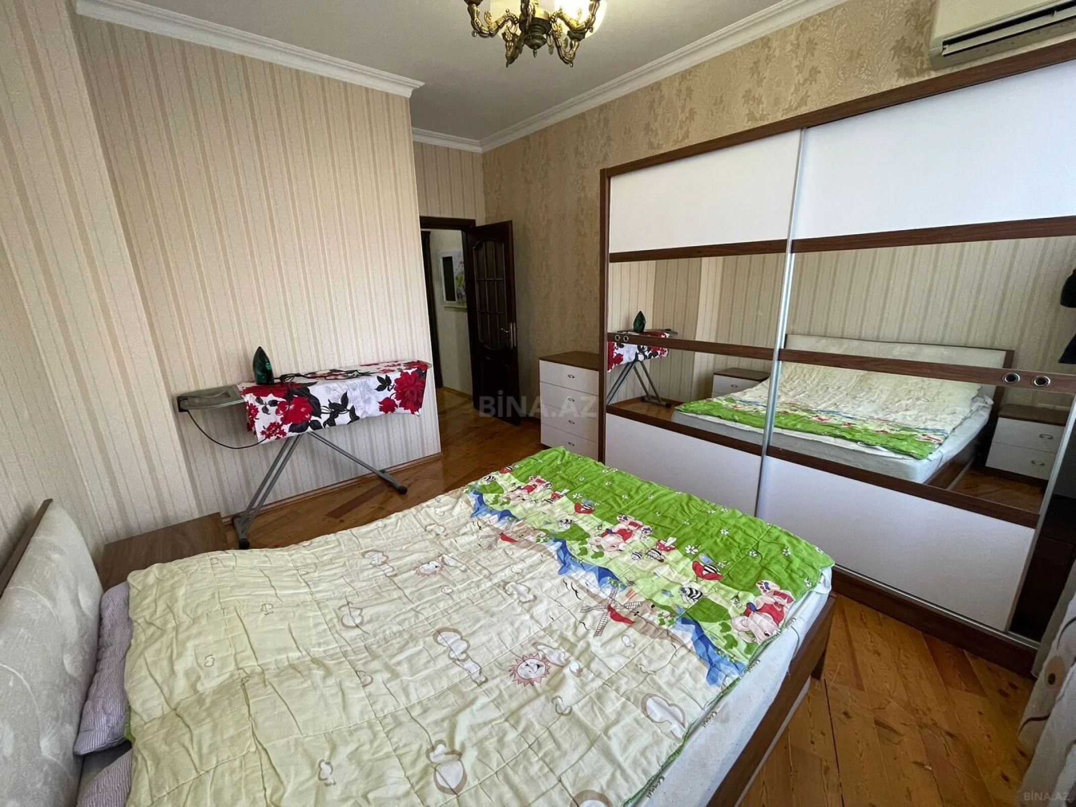 Kirayə verilir 2 otaqlı mənzil 105 m²