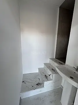 Satılır obyekt 180 m²