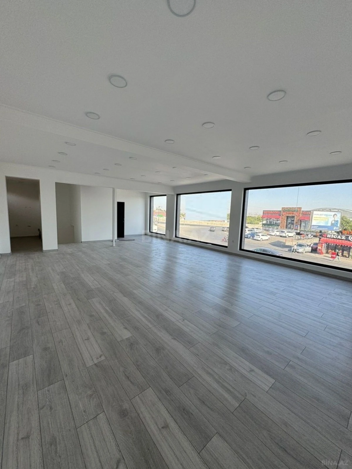 Satılır obyekt 180 m²