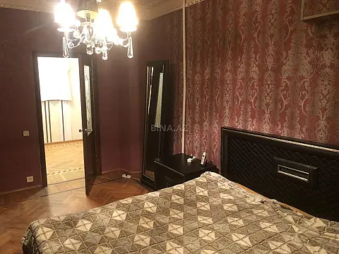 Satılır 5 otaqlı mənzil 120 m²