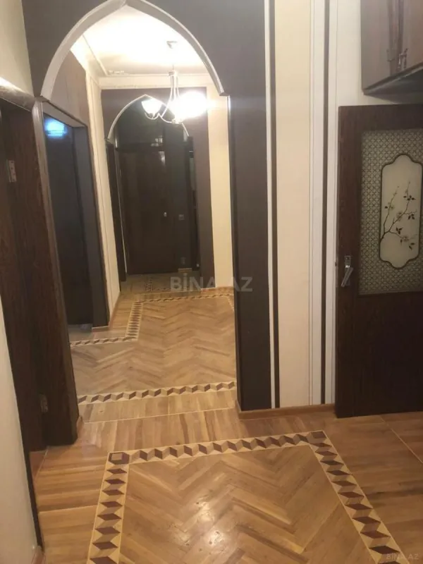 Satılır 5 otaqlı mənzil 120 m²