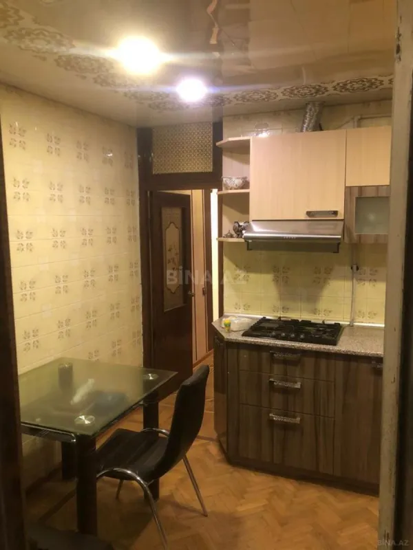 Satılır 5 otaqlı mənzil 120 m²