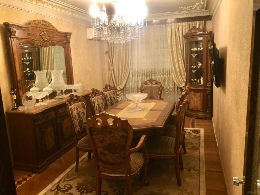 Satılır 5 otaqlı mənzil 120 m²
