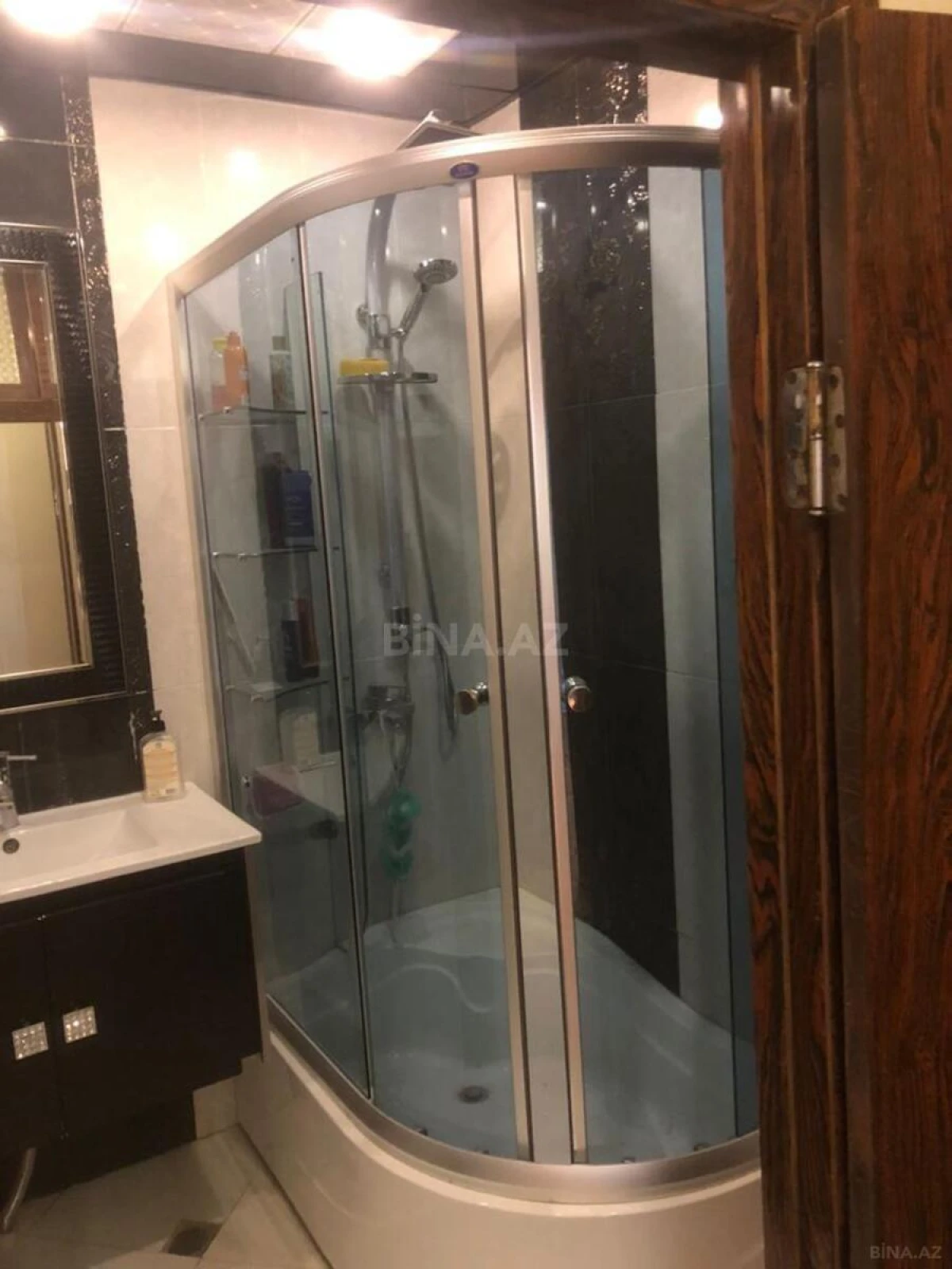 Satılır 5 otaqlı mənzil 120 m²