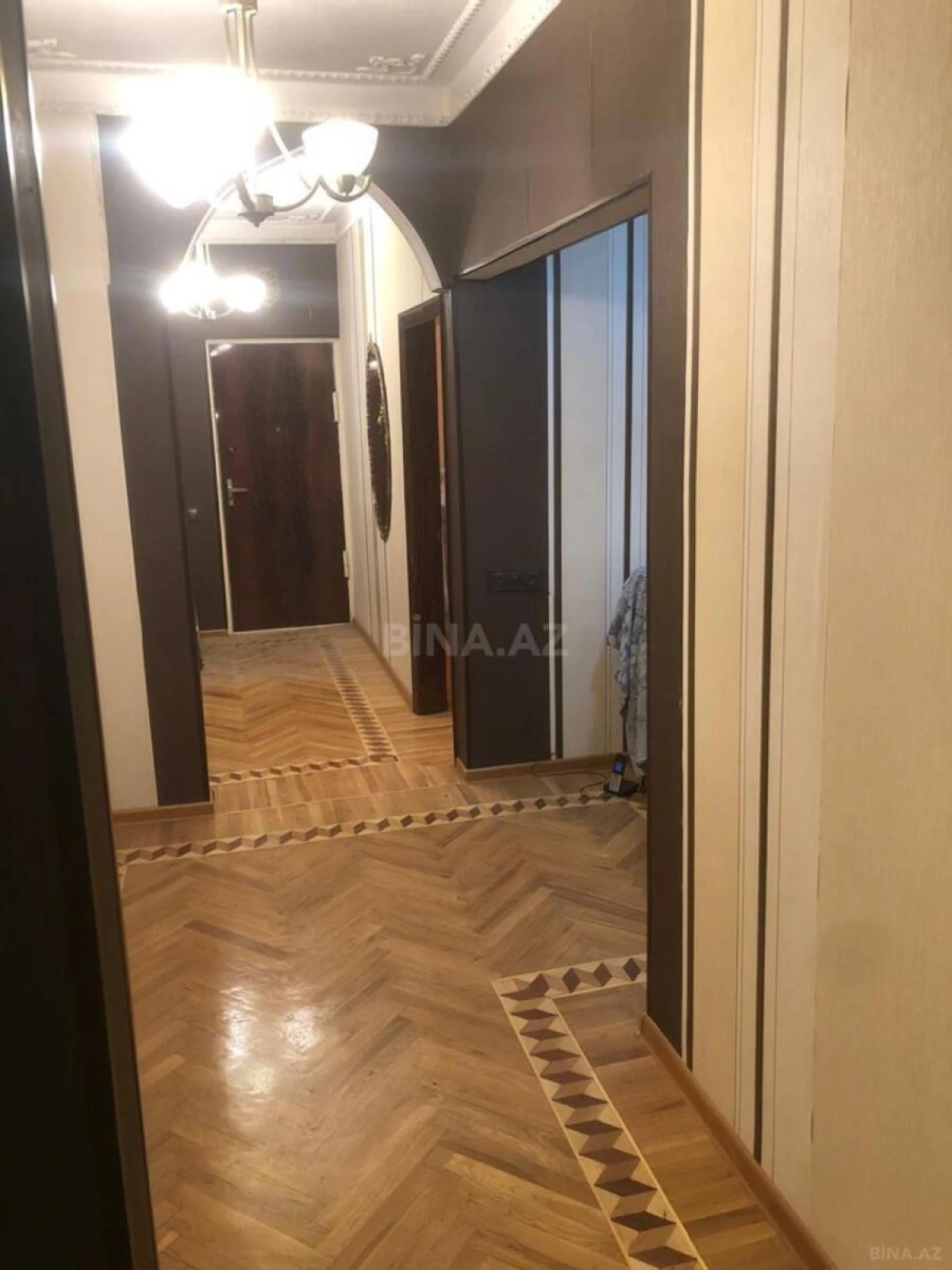 Satılır 5 otaqlı mənzil 120 m²