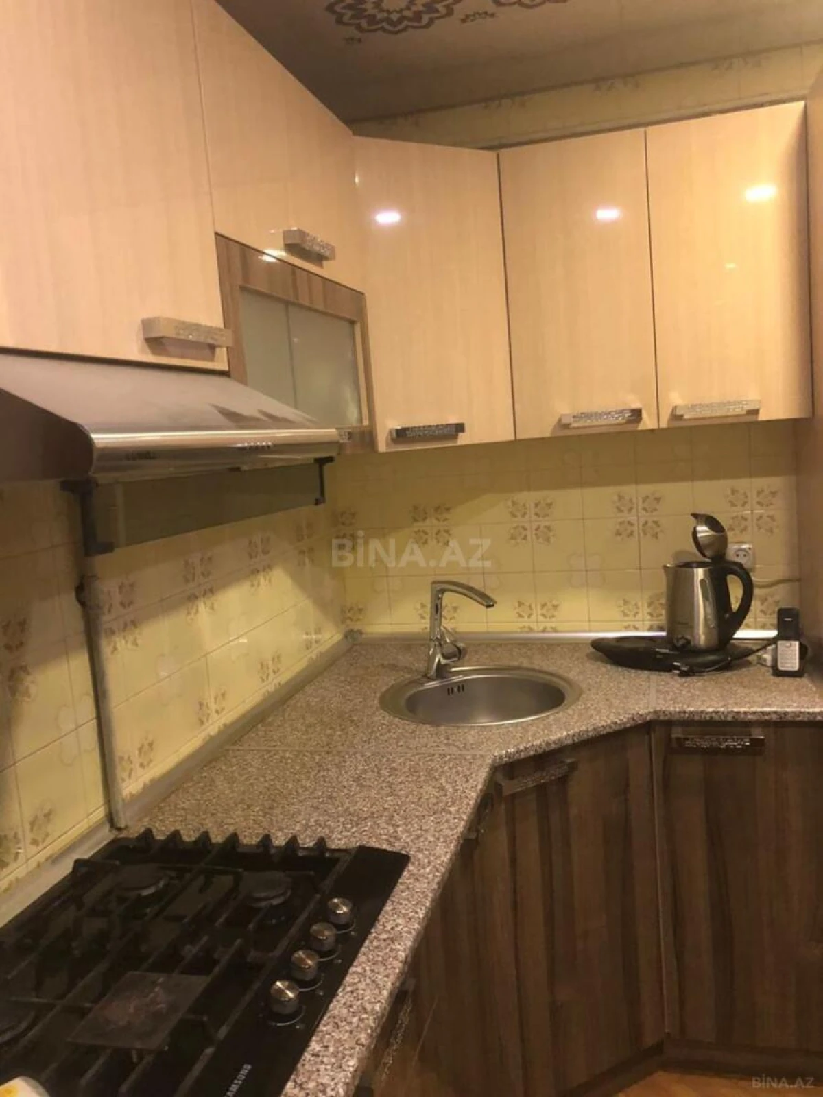 Satılır 5 otaqlı mənzil 120 m²