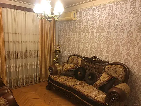 Satılır 5 otaqlı mənzil 120 m²