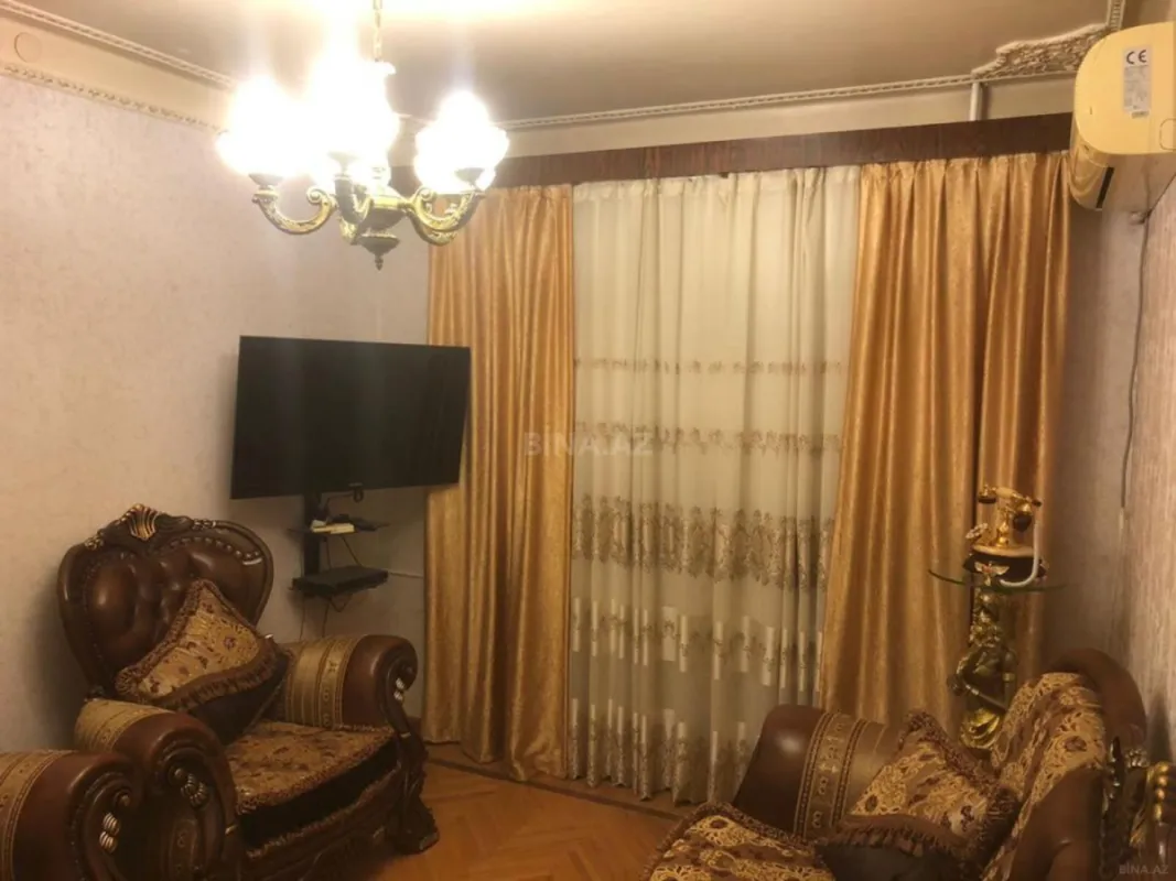 Satılır 5 otaqlı mənzil 120 m²