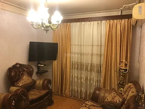Satılır 5 otaqlı mənzil 120 m²