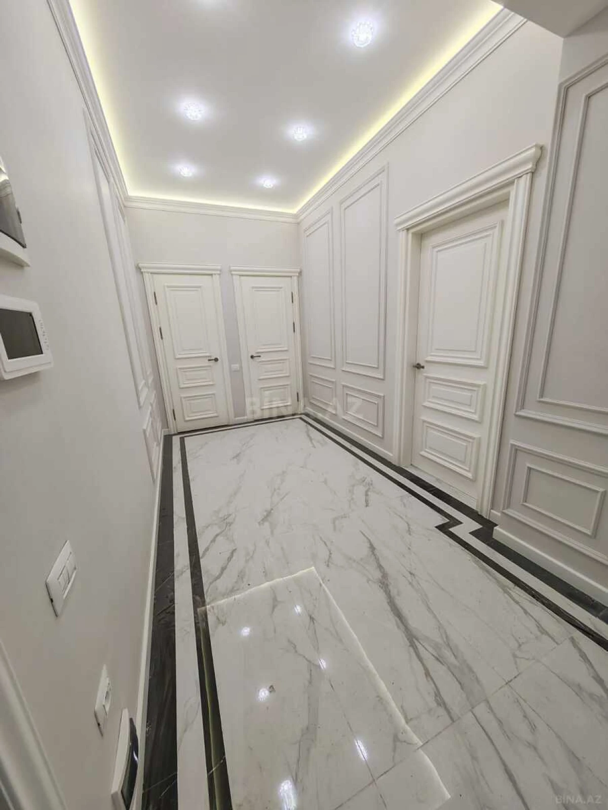 Satılır 3 otaqlı mənzil 115 m²