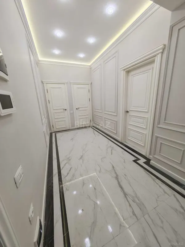 Satılır 3 otaqlı mənzil 115 m²