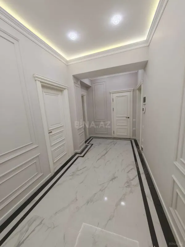 Satılır 3 otaqlı mənzil 115 m²
