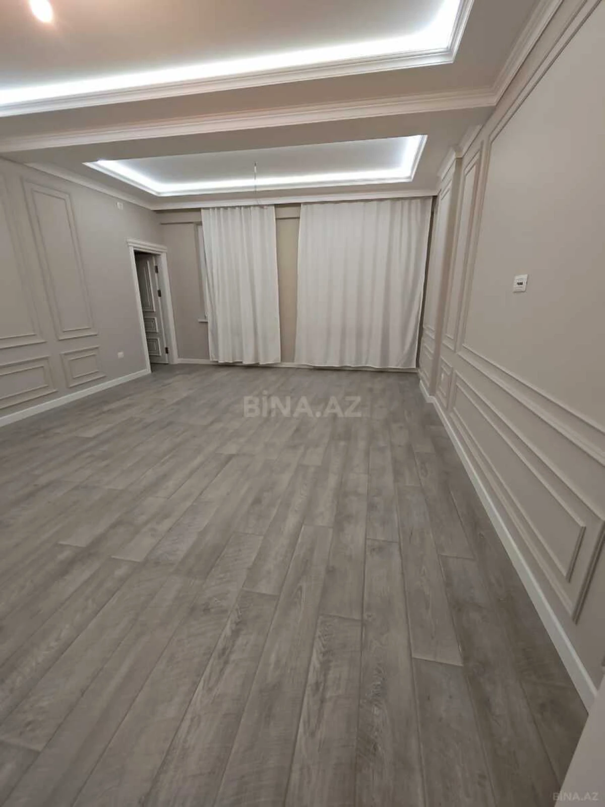 Satılır 3 otaqlı mənzil 115 m²