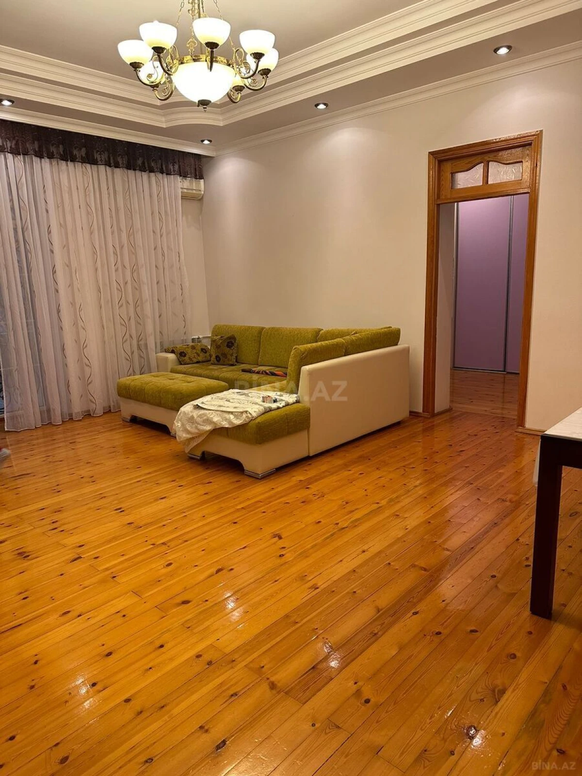 Satılır 5 otaqlı həyət evi 240 m²
