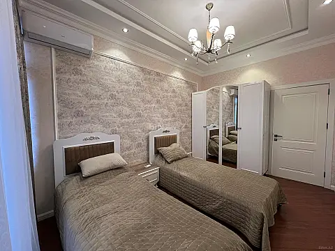 Satılır 3 otaqlı mənzil 120 m²