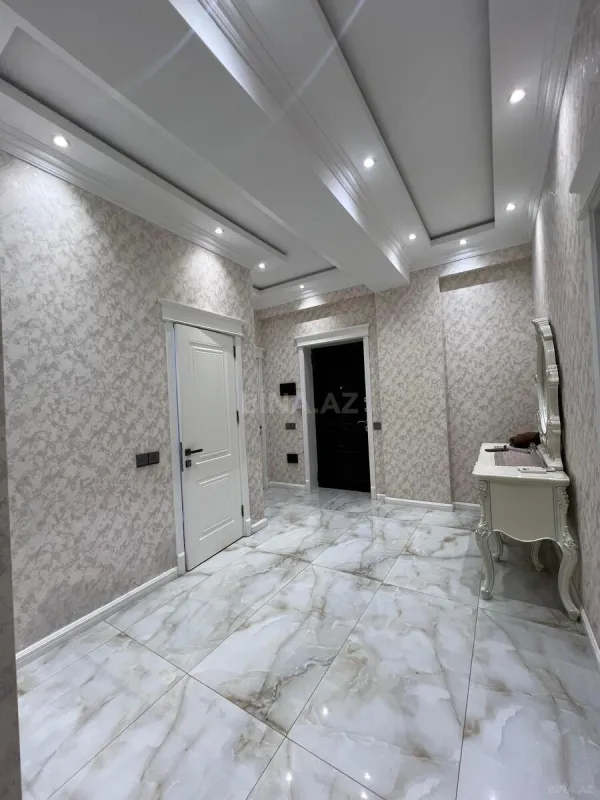 Satılır 3 otaqlı mənzil 120 m²