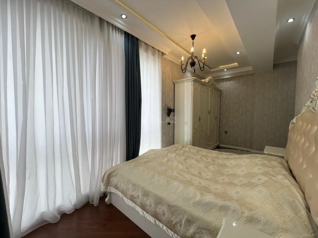 Satılır 3 otaqlı mənzil 120 m²