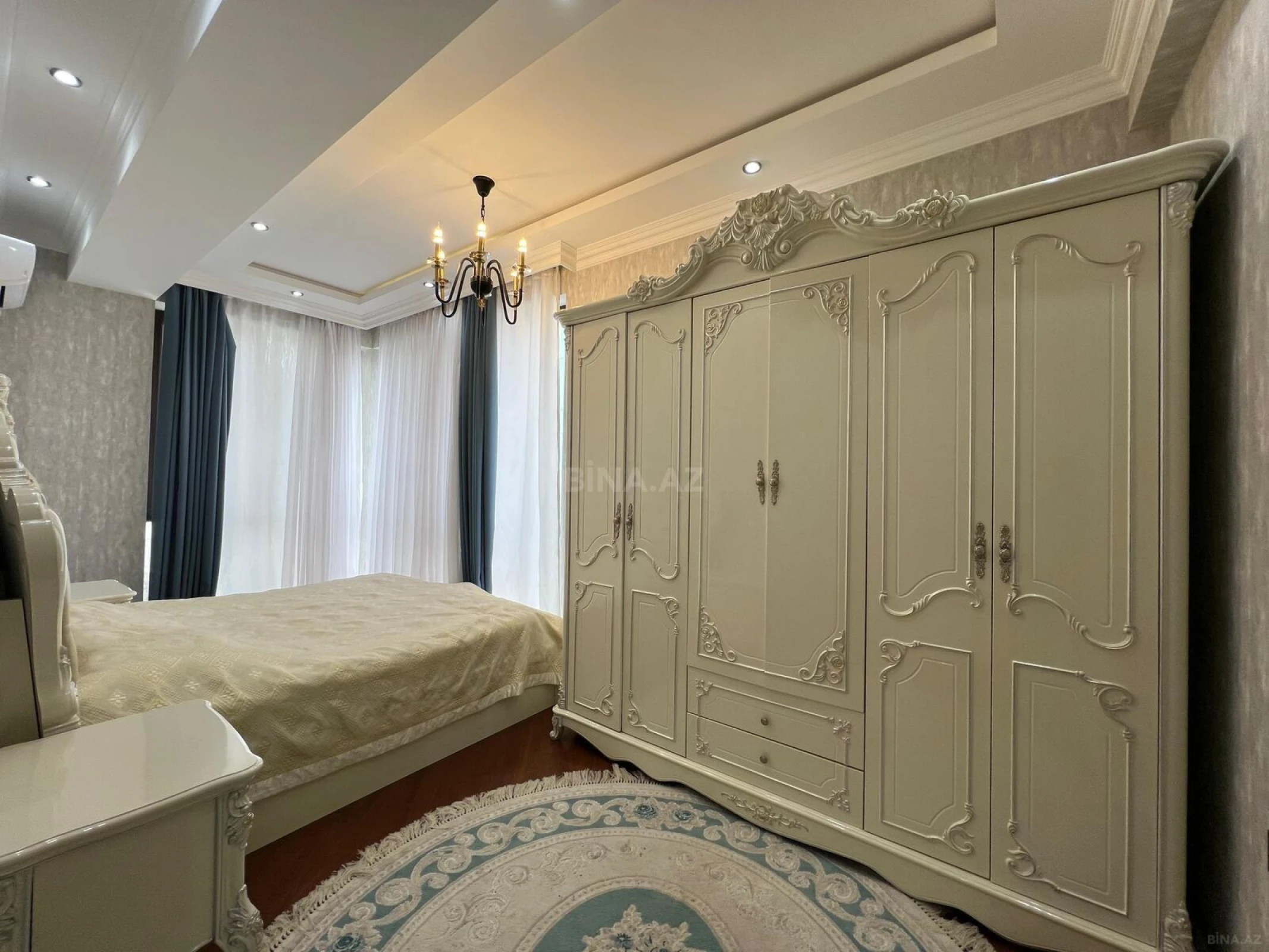 Satılır 3 otaqlı mənzil 120 m²