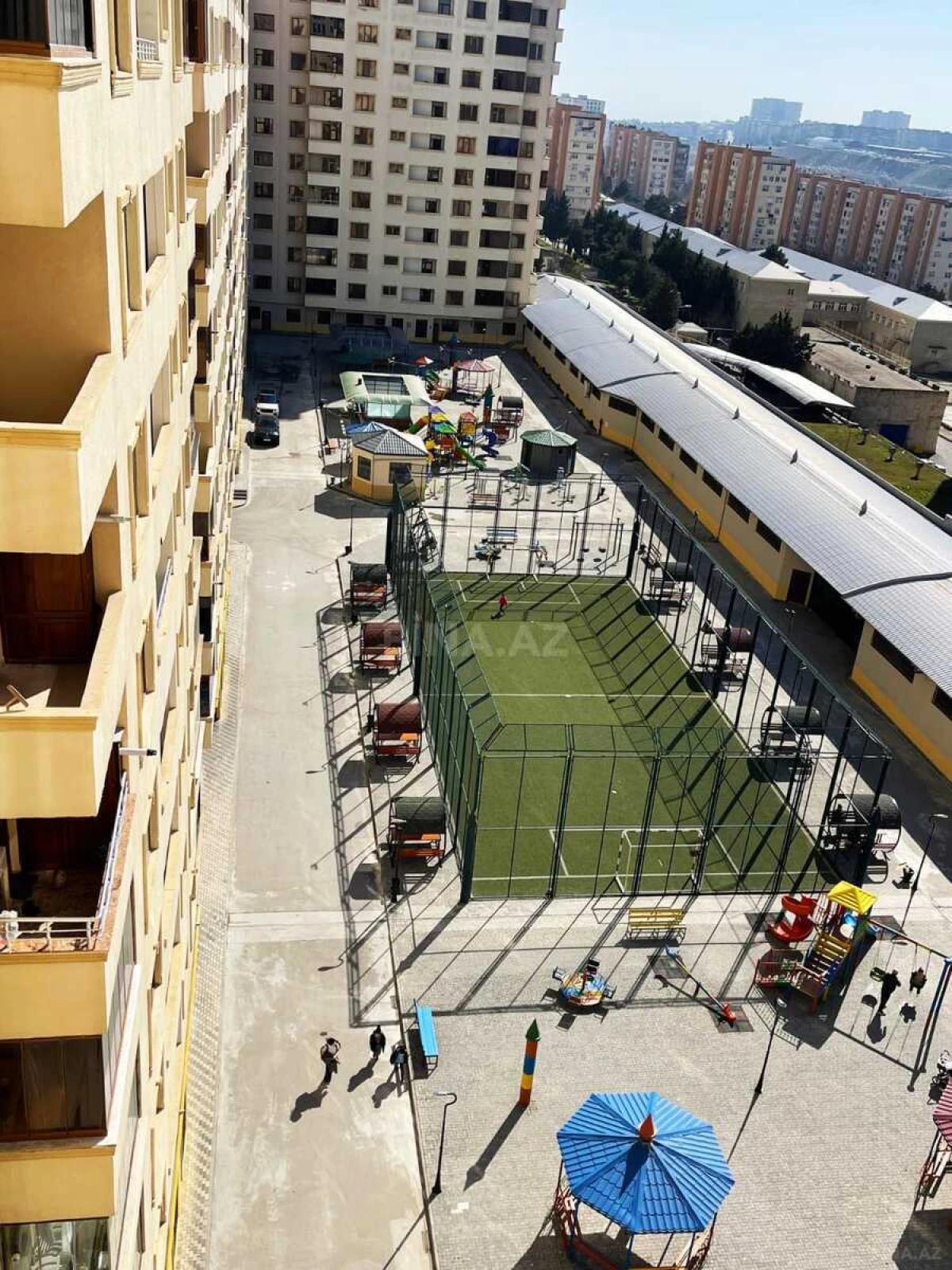 Satılır 3 otaqlı mənzil 130 m²