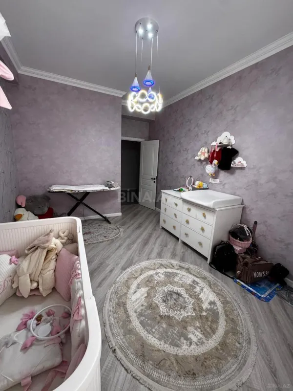 Satılır 3 otaqlı mənzil 130 m²