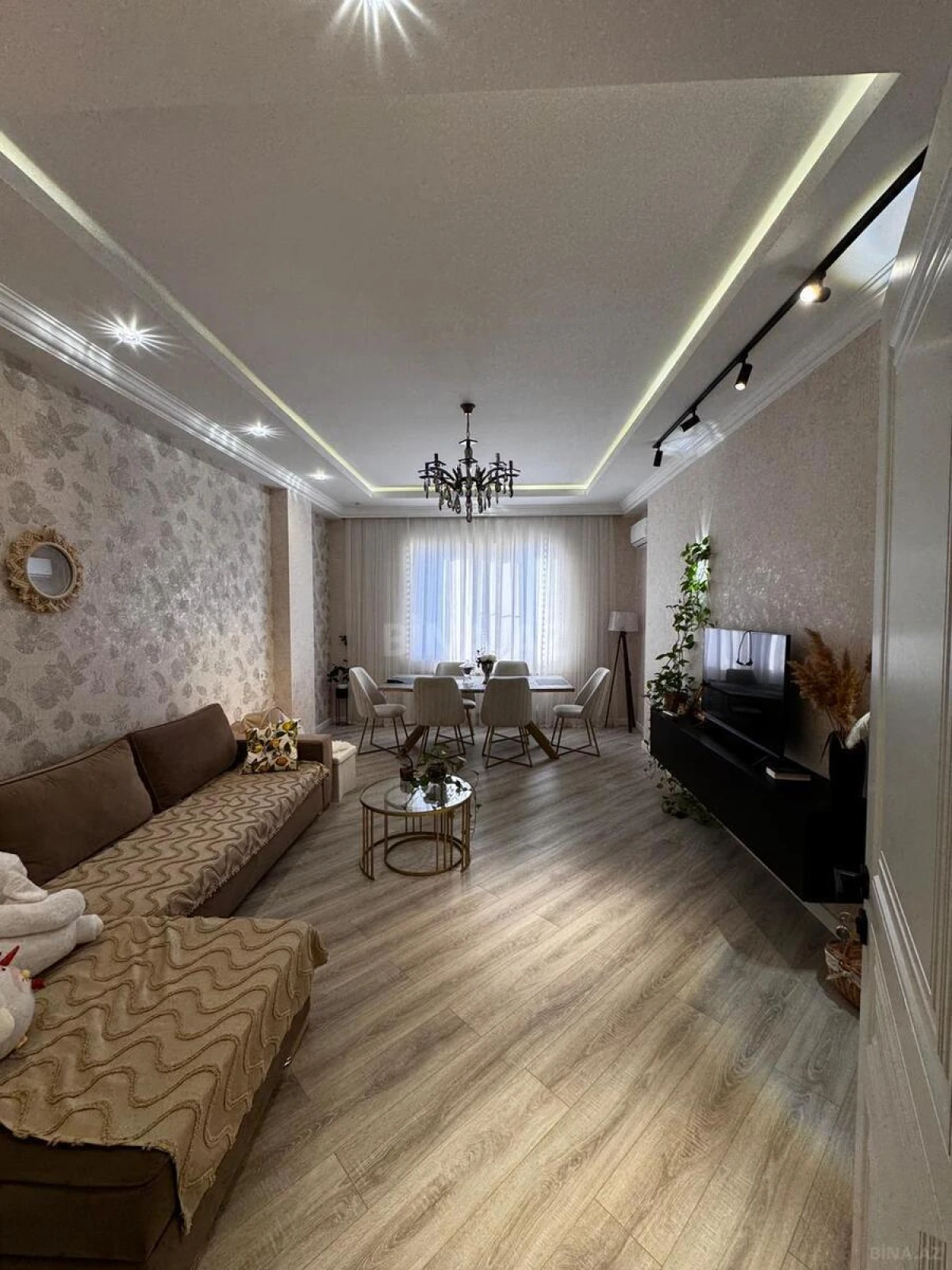 Satılır 3 otaqlı mənzil 130 m²