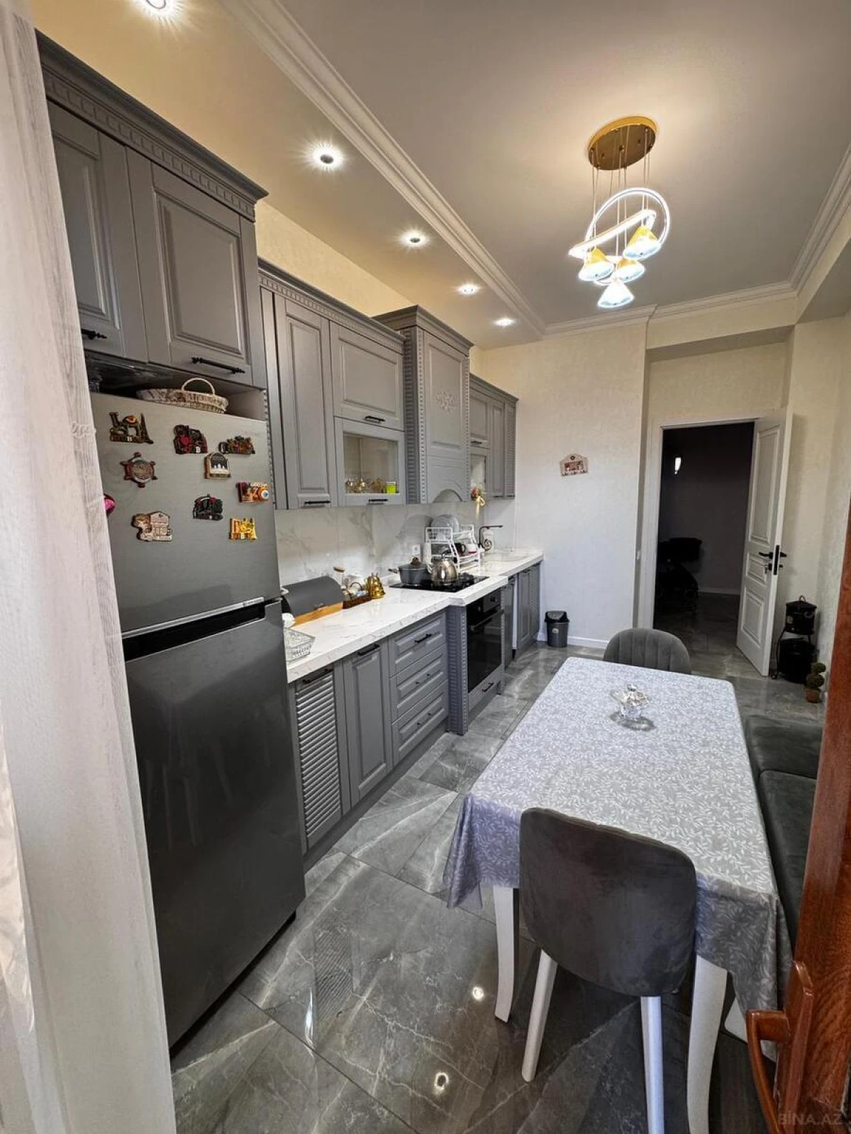 Satılır 3 otaqlı mənzil 130 m²