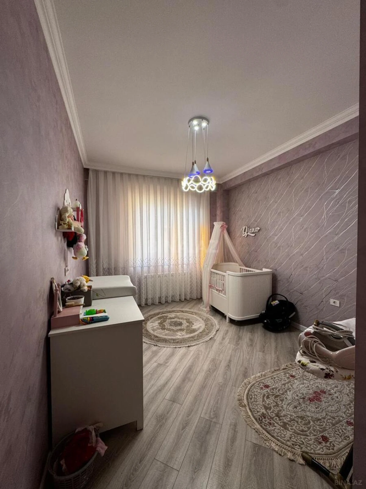 Satılır 3 otaqlı mənzil 130 m²
