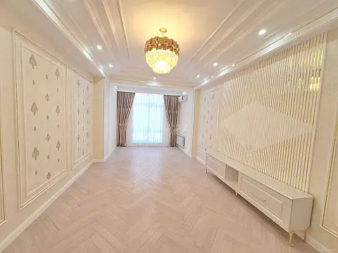 Satılır 2 otaqlı mənzil 96 m²