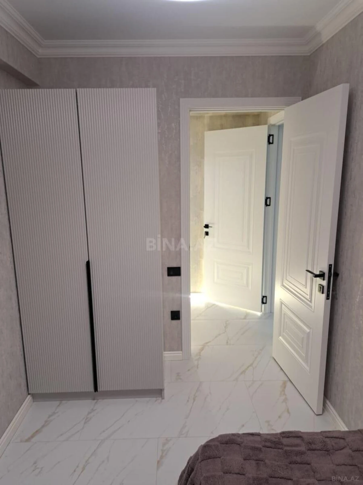 Satılır 3 otaqlı mənzil 115 m²