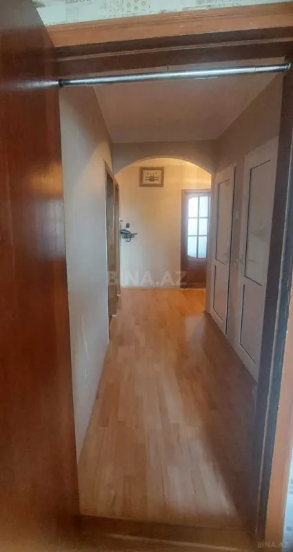 Satılır 4 otaqlı mənzil 100 m²