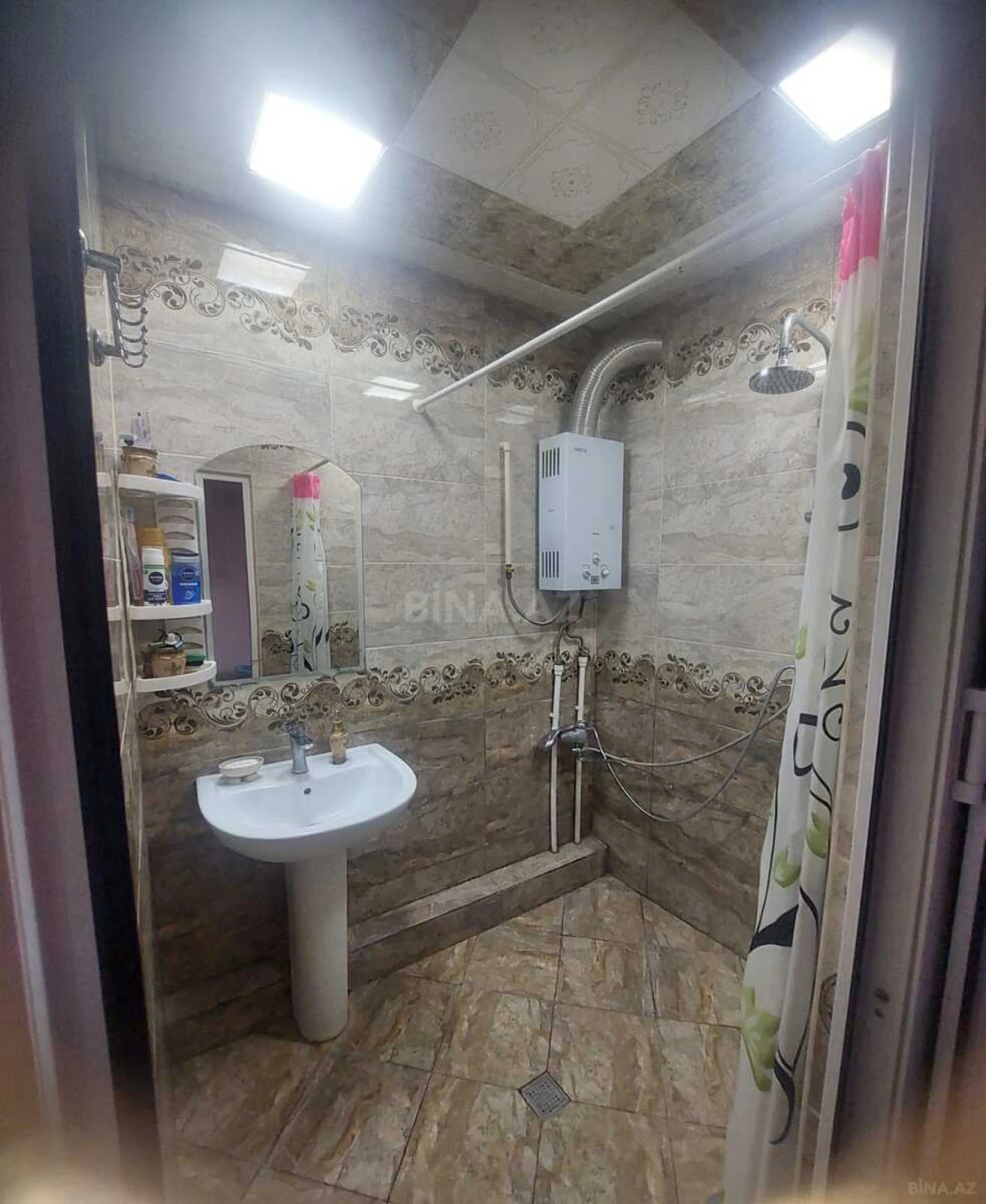 Satılır 4 otaqlı mənzil 100 m²