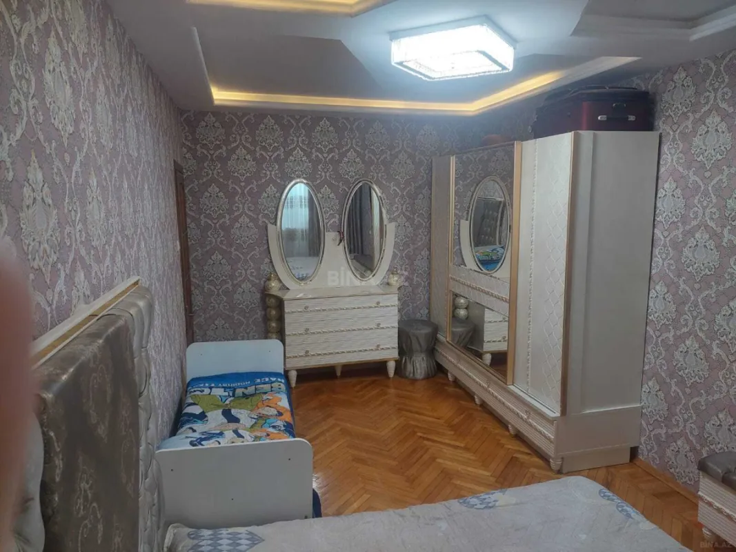Satılır 4 otaqlı mənzil 100 m²