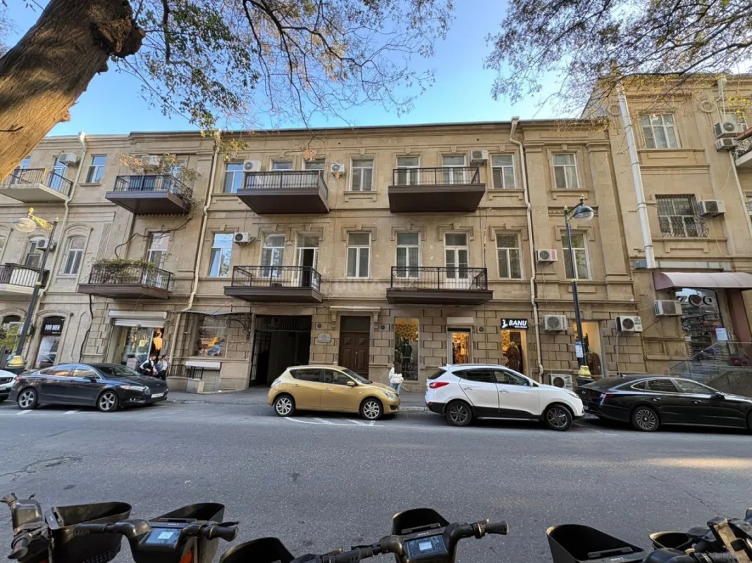 Satılır 3 otaqlı mənzil 89.9 m²