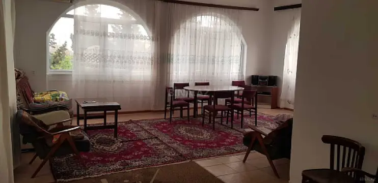 Satılır 8 otaqlı həyət evi 300 m²