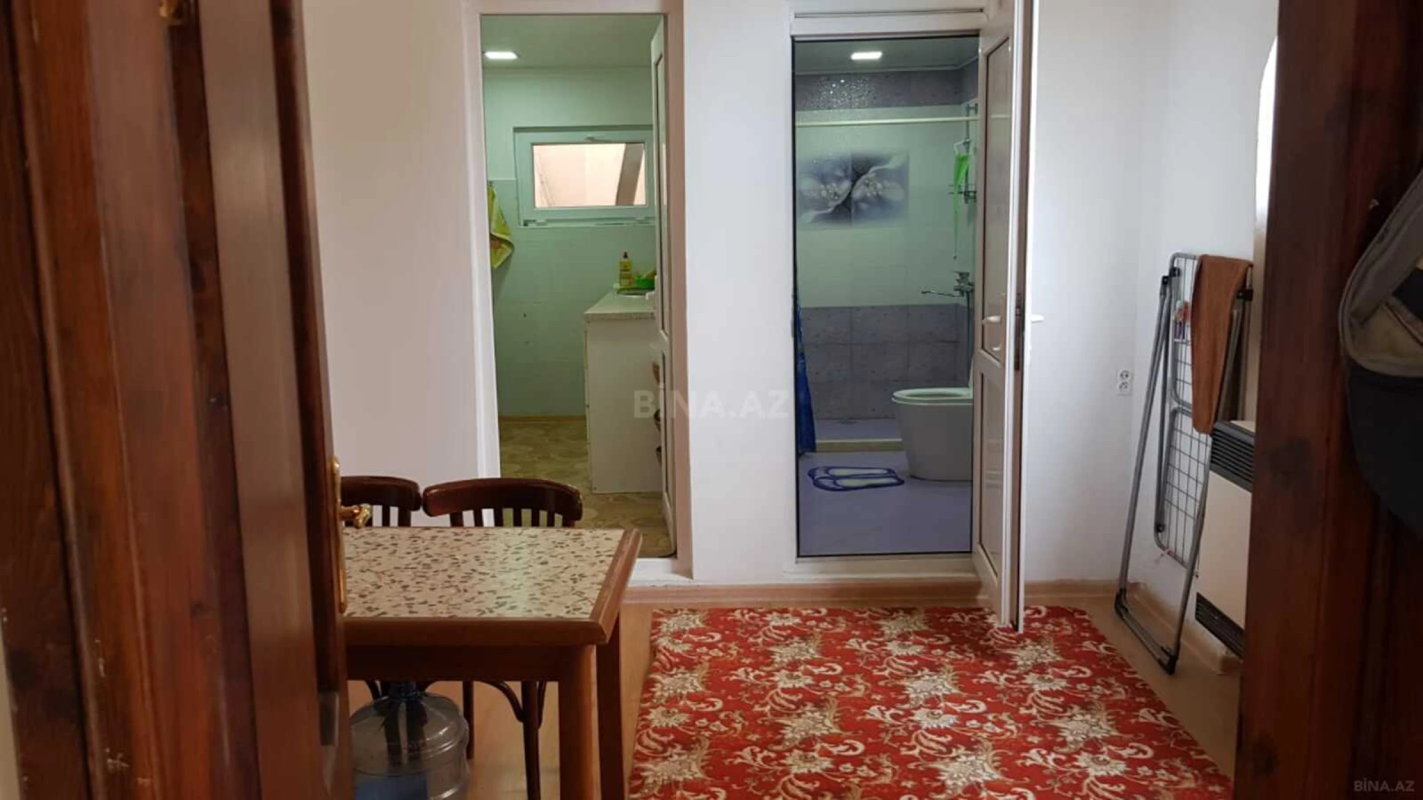 Satılır 8 otaqlı həyət evi 300 m²