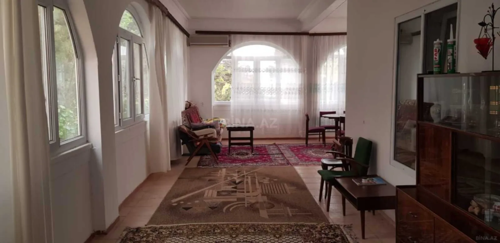 Satılır 8 otaqlı həyət evi 300 m²