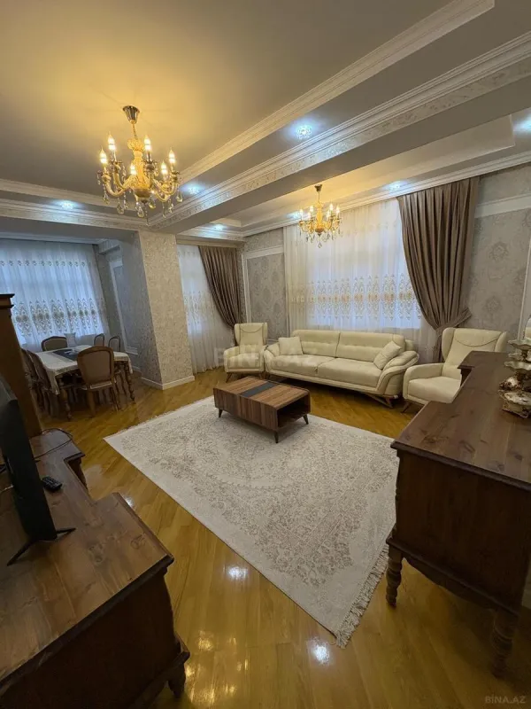 Satılır 3 otaqlı mənzil 133 m²