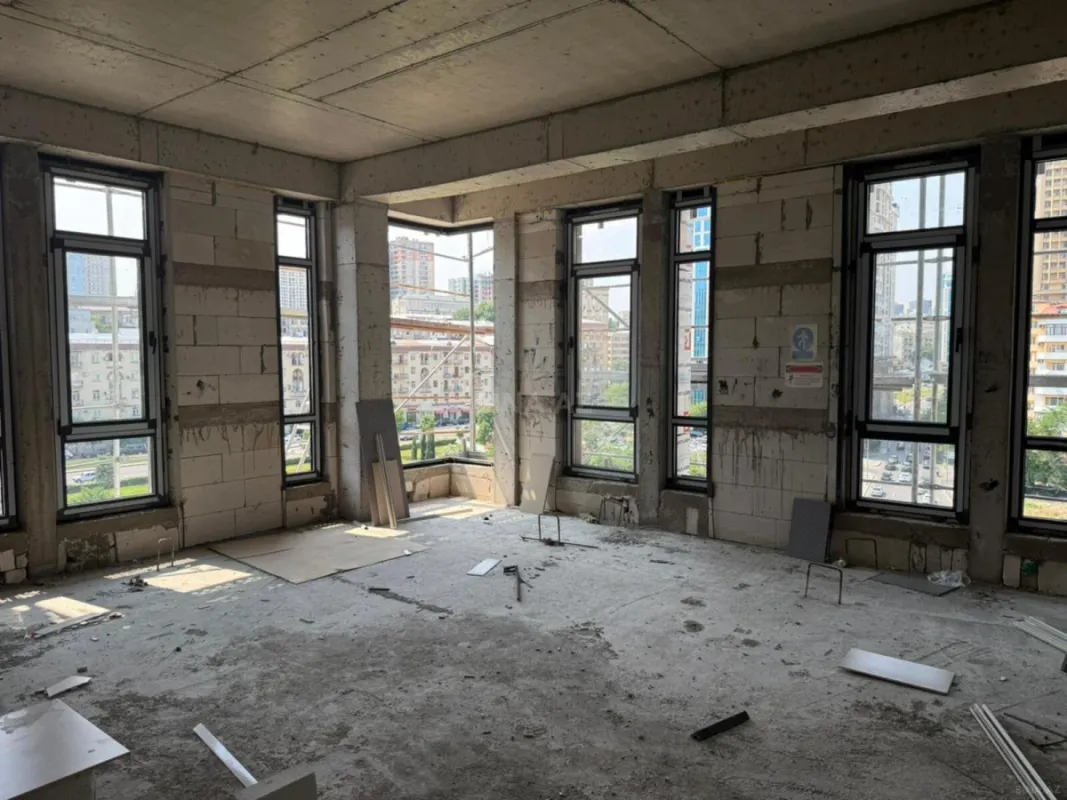 Satılır 3 otaqlı mənzil 154 m²