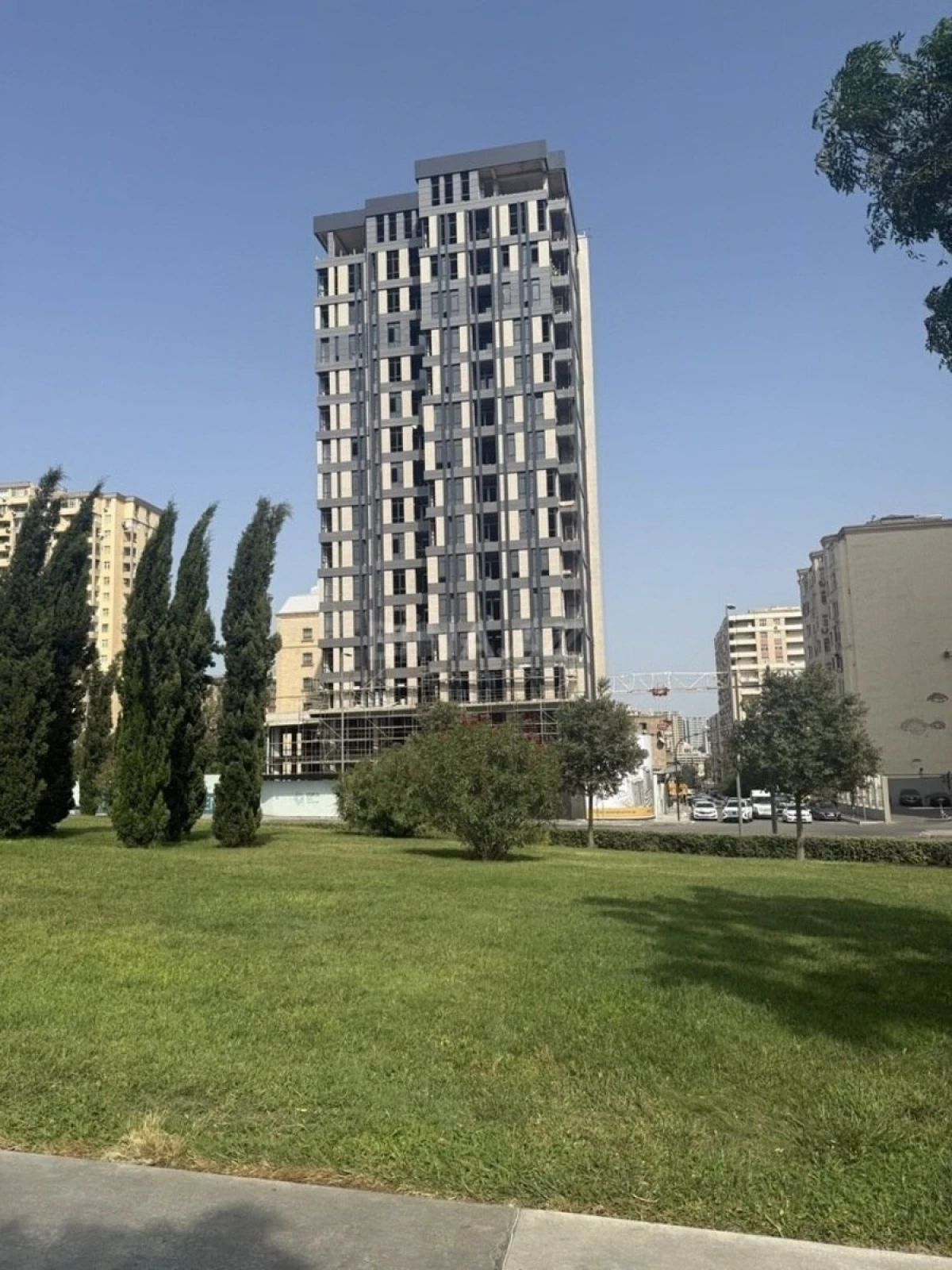 Satılır 3 otaqlı mənzil 154 m²