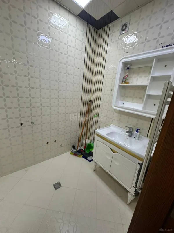 Kirayə verilir 3 otaqlı mənzil 140 m²