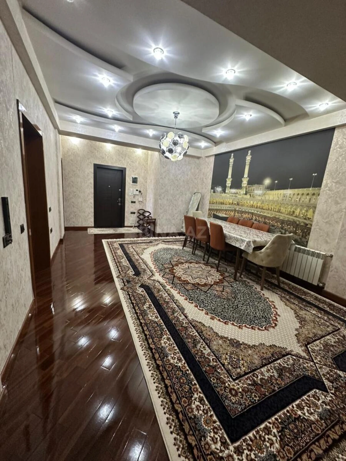 Kirayə verilir 3 otaqlı mənzil 140 m²
