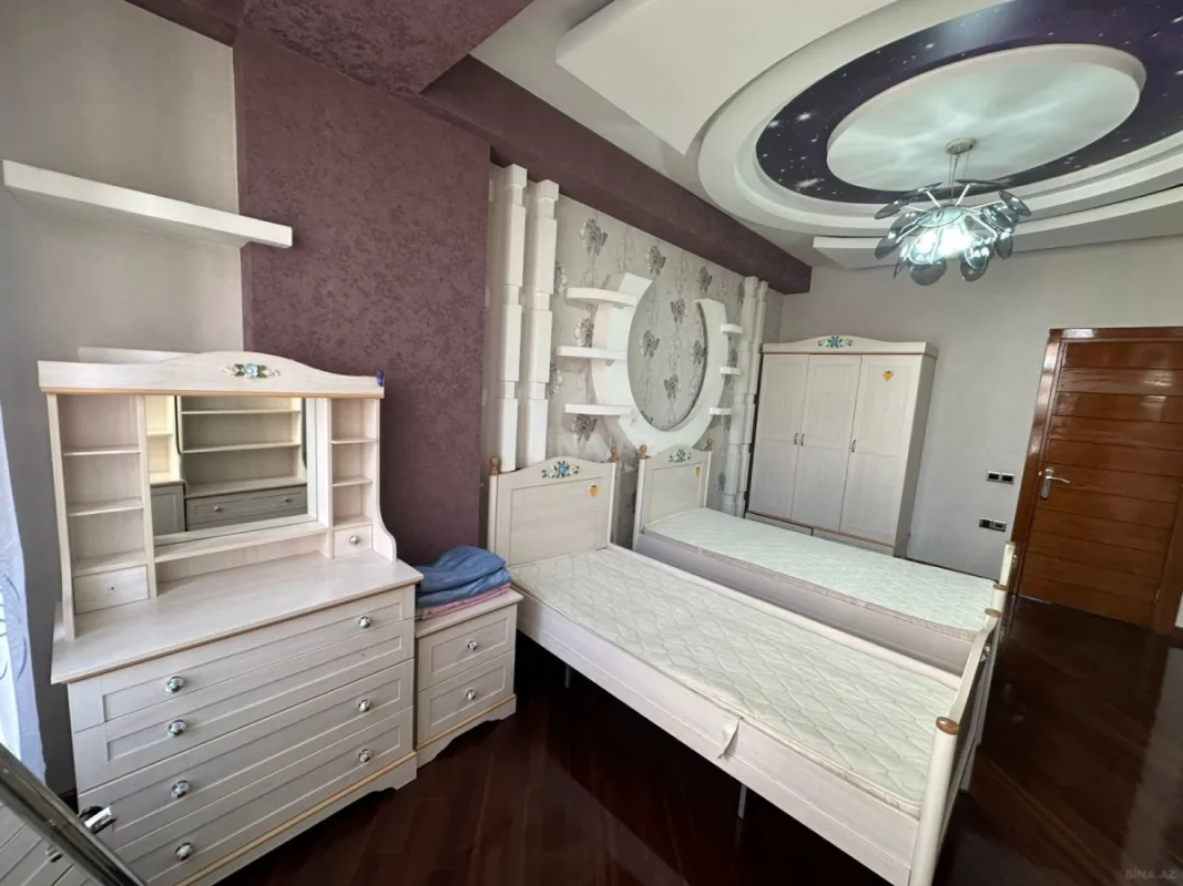 Kirayə verilir 3 otaqlı mənzil 140 m²