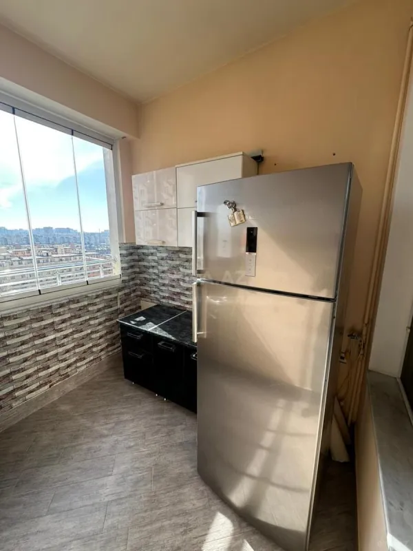 Kirayə verilir 3 otaqlı mənzil 140 m²