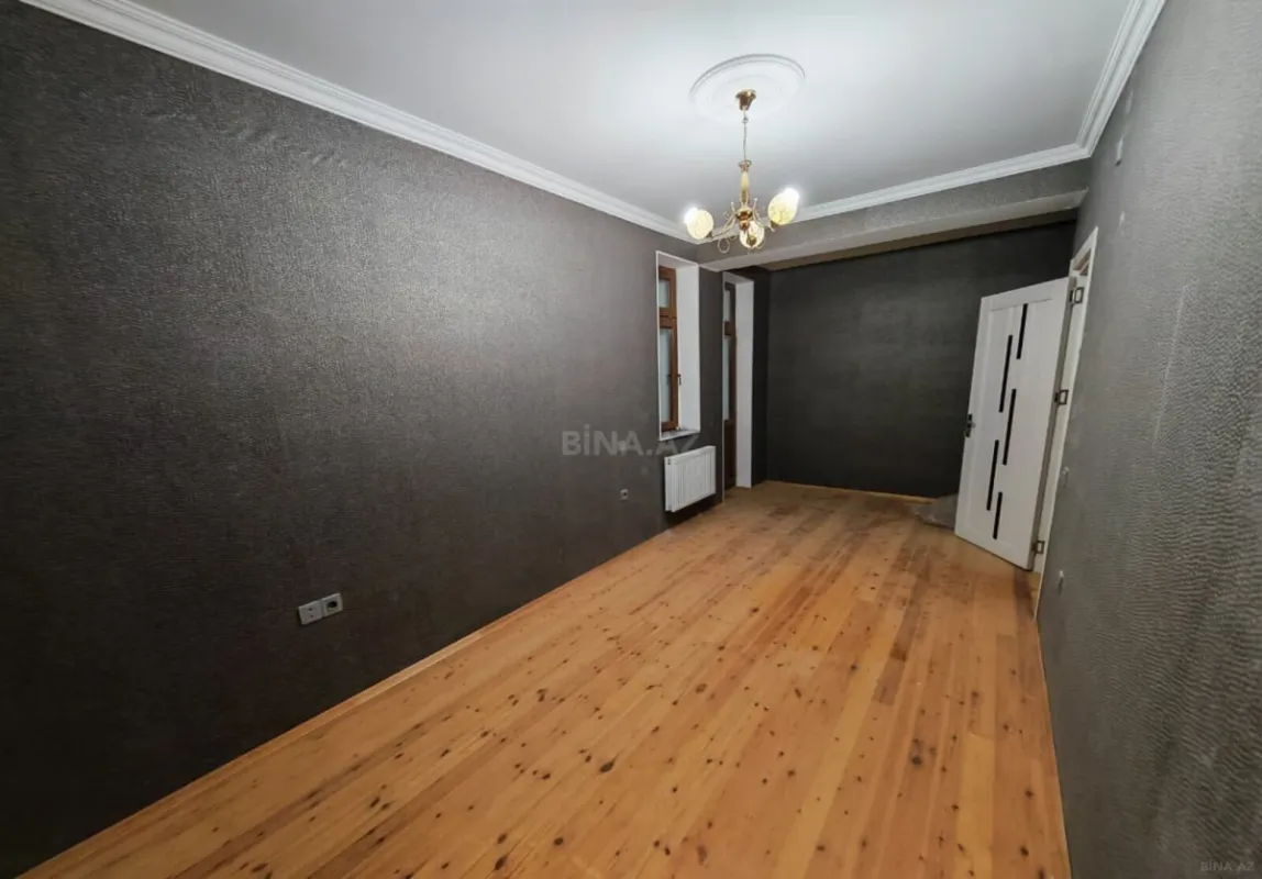 Satılır 4 otaqlı mənzil 102 m²