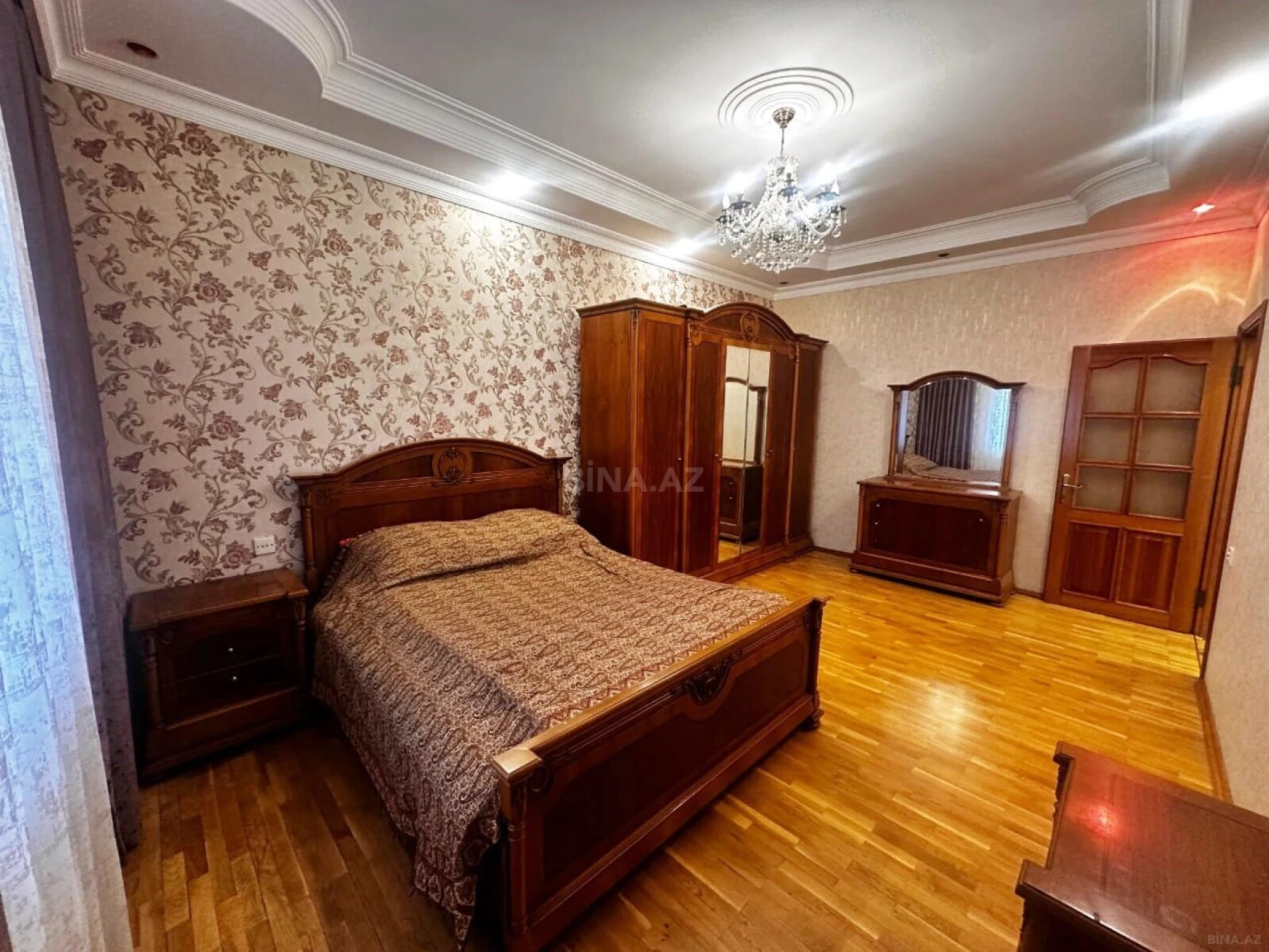 Satılır 3 otaqlı mənzil 112 m²