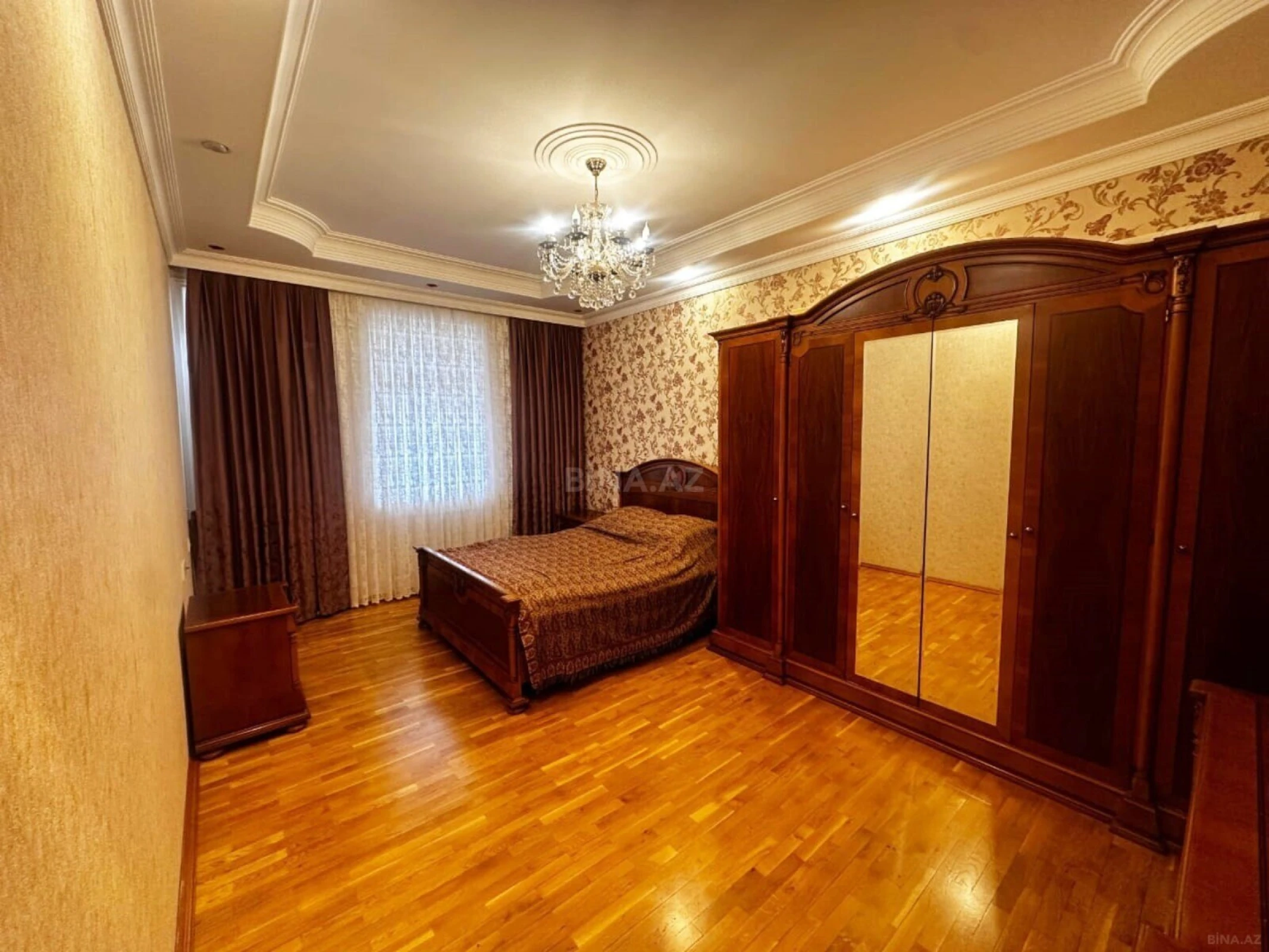 Satılır 3 otaqlı mənzil 112 m²