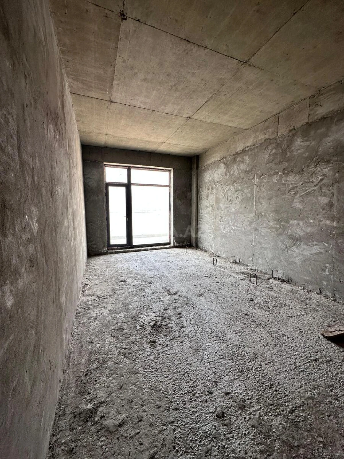 Satılır 3 otaqlı mənzil 118 m²