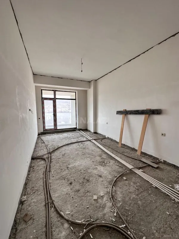 Satılır 3 otaqlı mənzil 118 m²