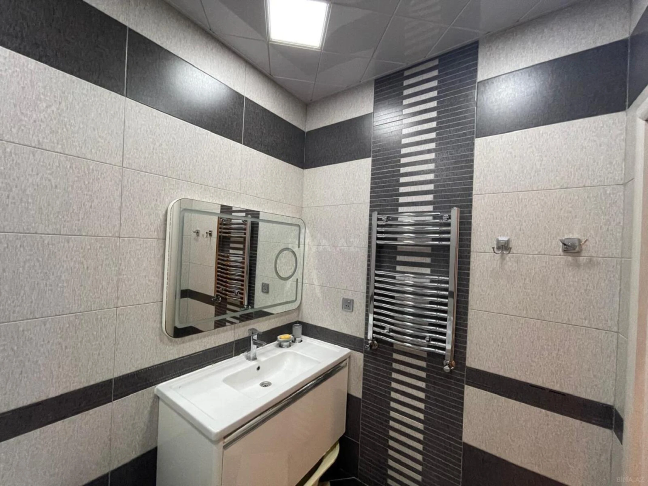 Kirayə verilir 2 otaqlı mənzil 91 m²